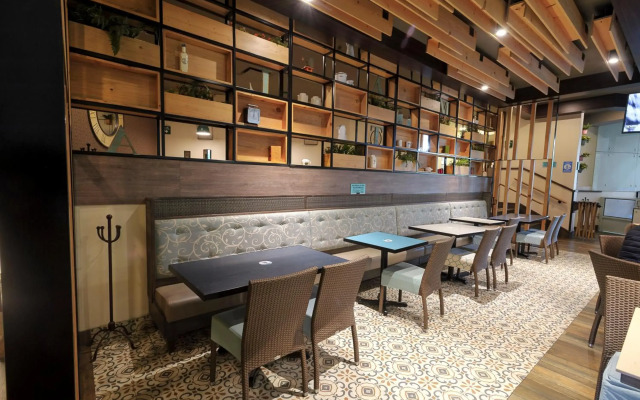 Holiday Inn Hotel & Suites Medica Sur by IHG