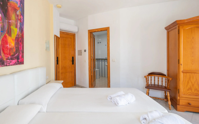 Hotel Playamaro