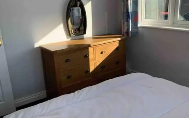 Cozy Beach House in Sandown - 3 Bedrooms