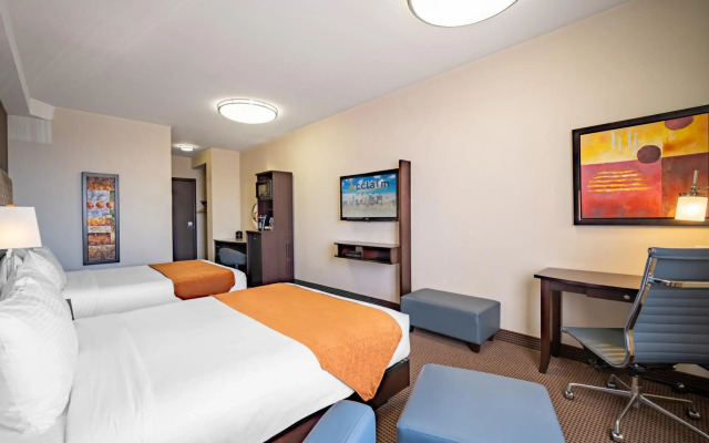 Acclaim Hotel By CLIQUE