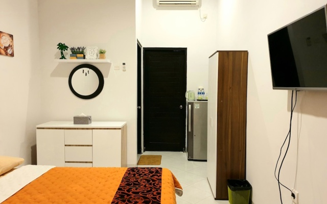 Comfy Room in Piliau Residence – Guest Rooms – Denpasar