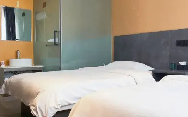 Junggar Self-driving Theme Hotel