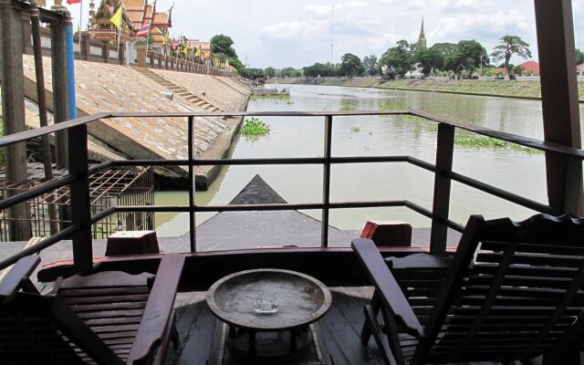 Ayothaya Riverside House