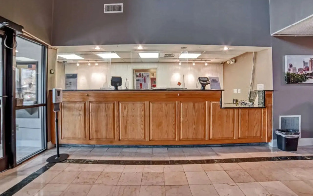 Econo Lodge Raleigh near Walnut Creek Amphitheatre