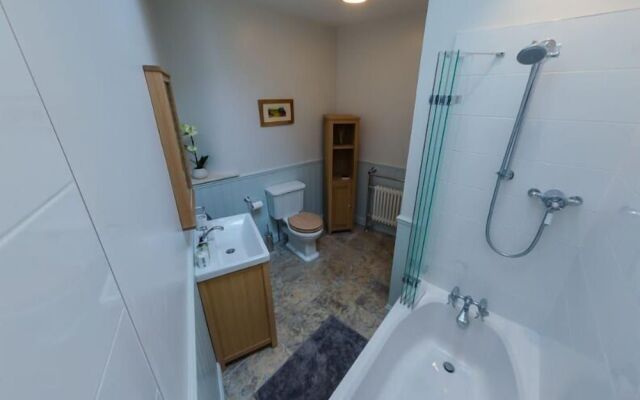 JOIVY Luxury New Town Apartment