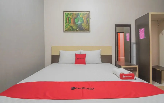 RedDoorz Syariah near Taman Rozeline Penajam