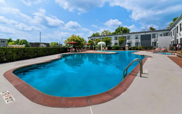 Spark by Hilton Hummelstown Hershey