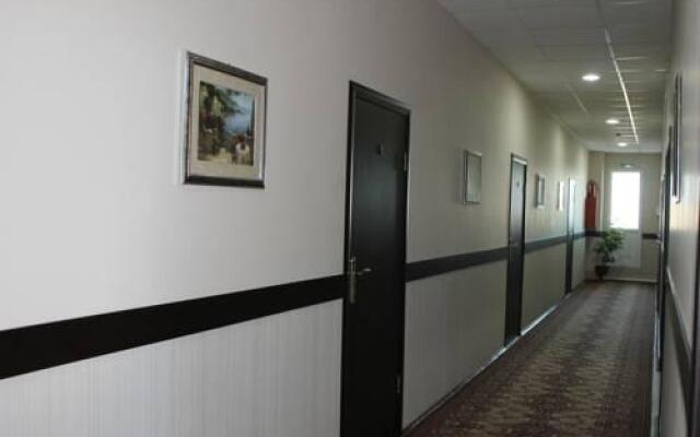 Karina Hotel
