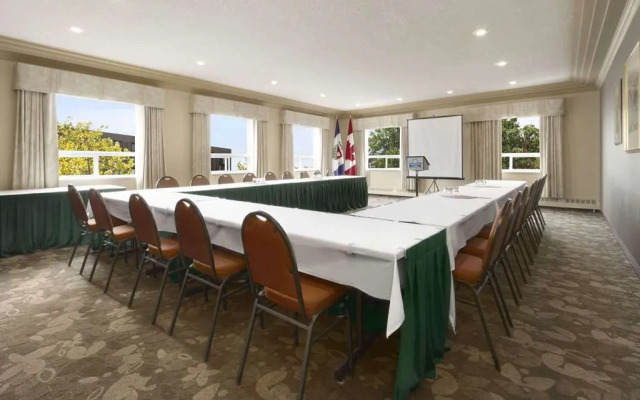 Days Inn & Suites Yellowknife