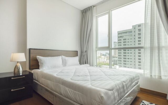 Ivy Thonglor by Favstay