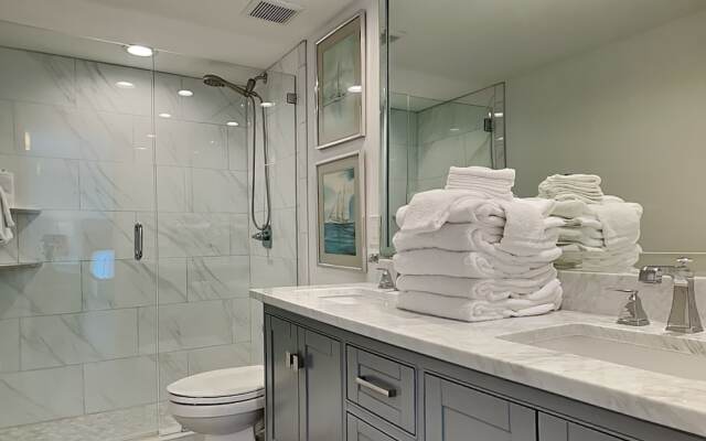 Shoreline Towers by Southern Vacation Rentals