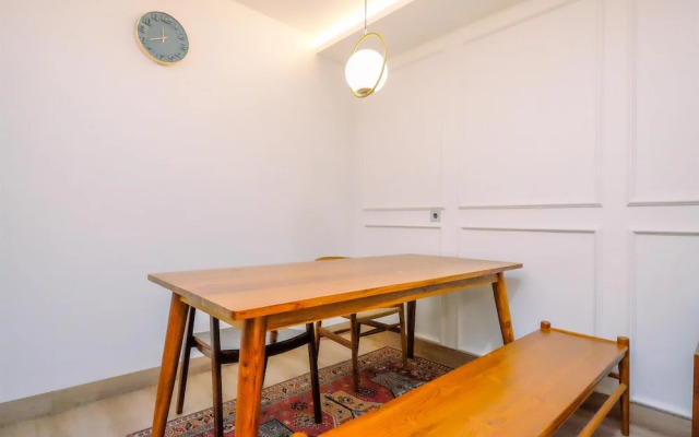 Modern Look 2BR at Sentul Tower Apartment