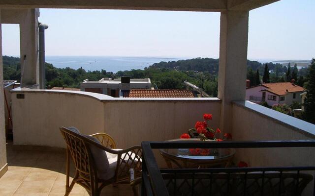 Stunning View 1-bed Apartment in Premantura
