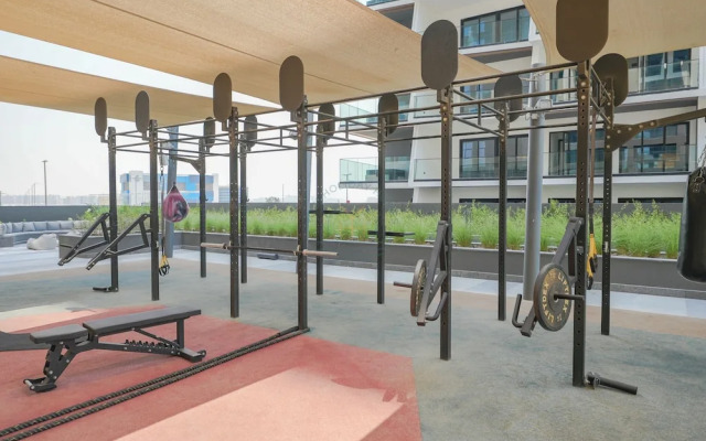 Urban Skyline City Comfort Studio