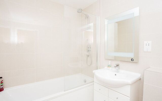 Modern 2 Bedroom Apartment