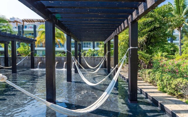 Z Casa Girasol 2 Bedroom Condo by Redawning