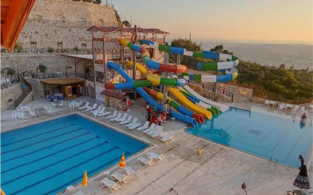 Simon Aqua Park Otel