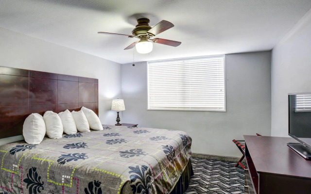 Rodeway Inn & Suites Downtown North