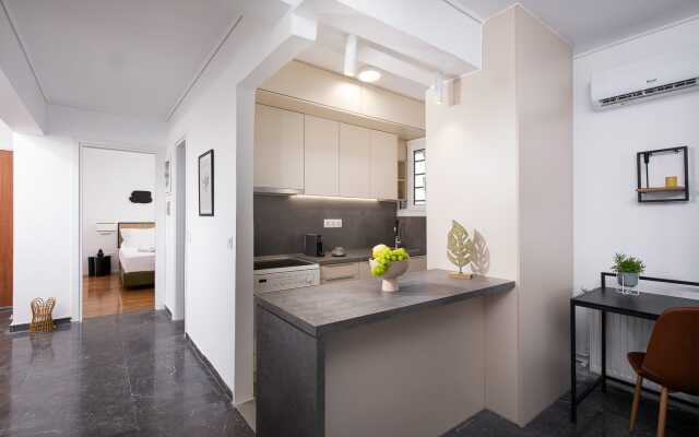 Glyfada First Class Suite