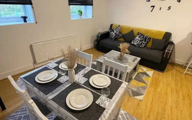 Sleek & Cosy 1Bd Flat - Mile End