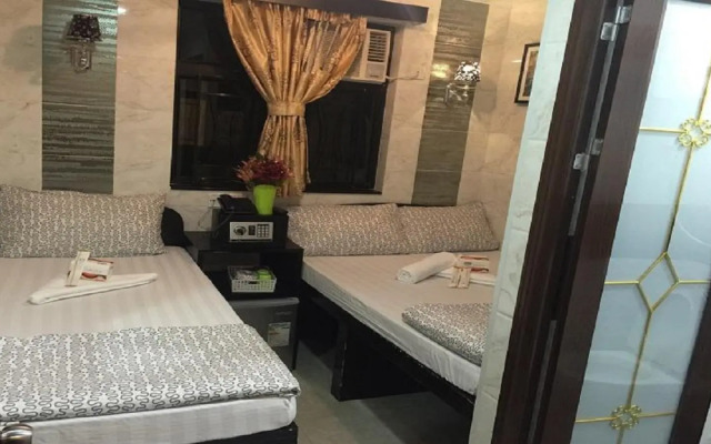 Rich Hotel