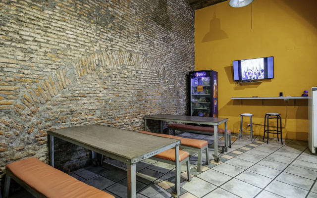 Granados Hostel
