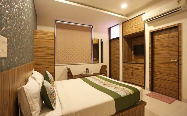 Hotel Swastika