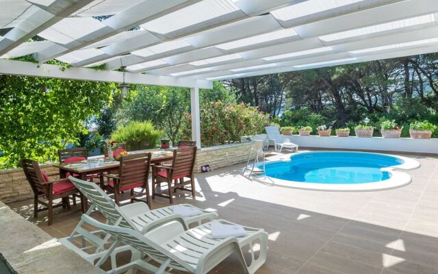 Holiday Home in Molat With Pool