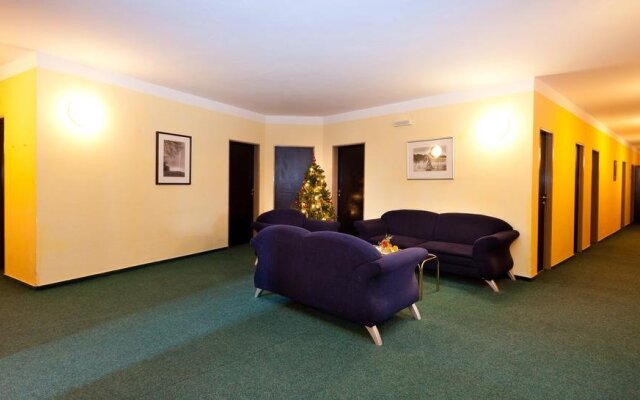 Hotel N