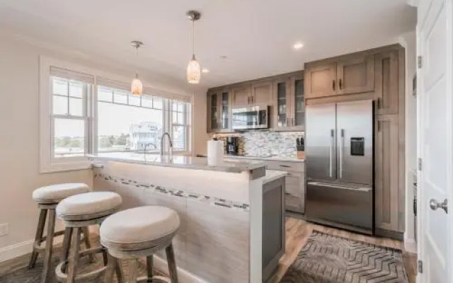 Lighthouse Suites at Pine Point