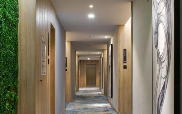 Oufeisi Hotel Select (Huzhou Zhili Children's Clothing Wholesale City)
