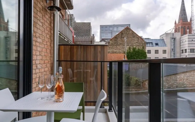Modern Apartment for up to Five People