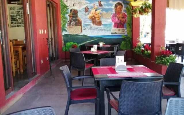 El Cihualteco Hotel Restaurante Bar