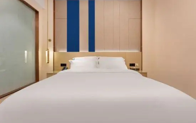 Starway Hotel (Zibo Yiyuan Long-distance Bus Station, Lushan Road)