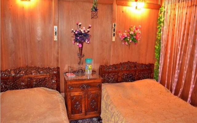 De laila House Boat