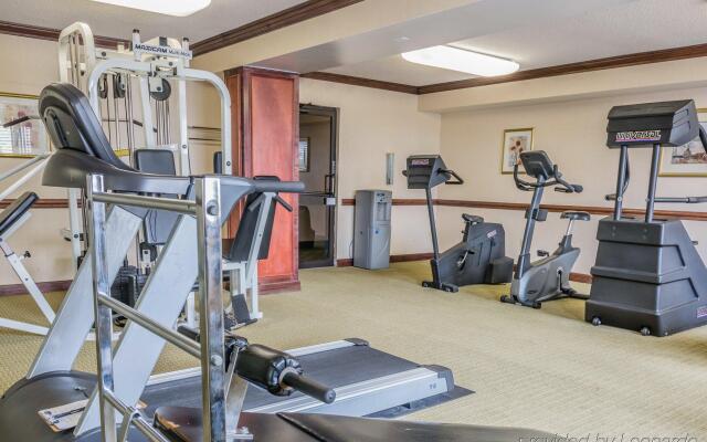 Quality Inn & Suites Detroit Metro Airport