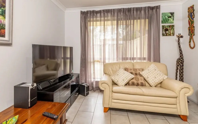 Delightful Duplex on Rose Ct, Bongaree