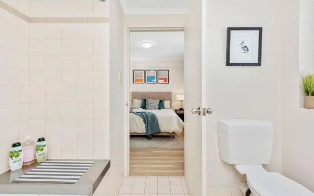 Spacious 1bdr Fast Wi-fi Near RAC Arena