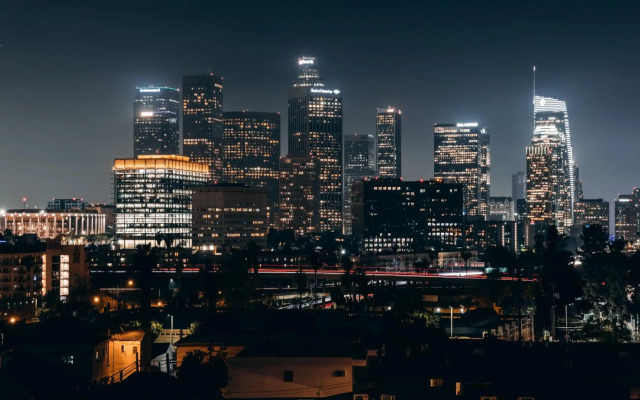 citizenM Los Angeles Downtown