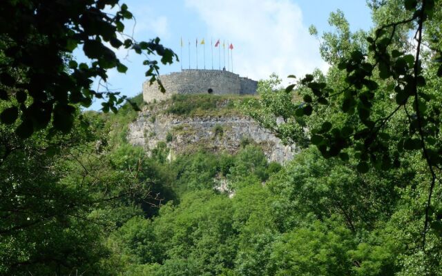 Cosy Chalet in Bomal-sur-ourthe With Terrace