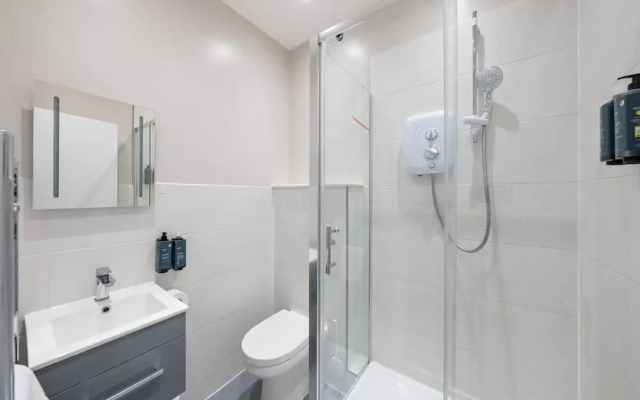New Spacious Studio in Old St
