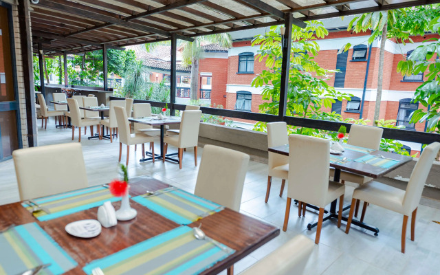Heri Heights Hotel Apartments, SureStay Collection by BW