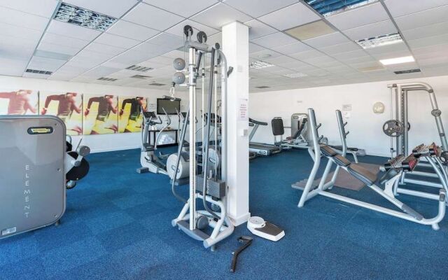 Holiday Inn Express Leigh - Sports Village