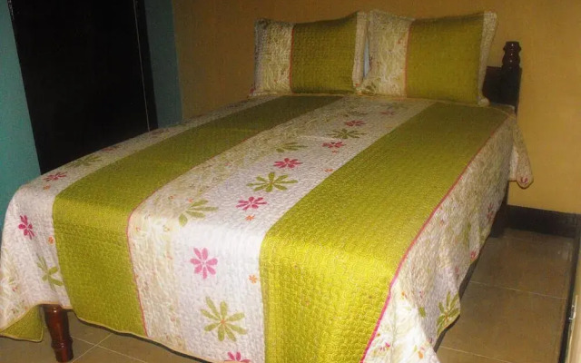 Hotel Tropik Leadonna