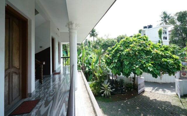 OYO 14172 Home Modern 2 BHK Palarivattam