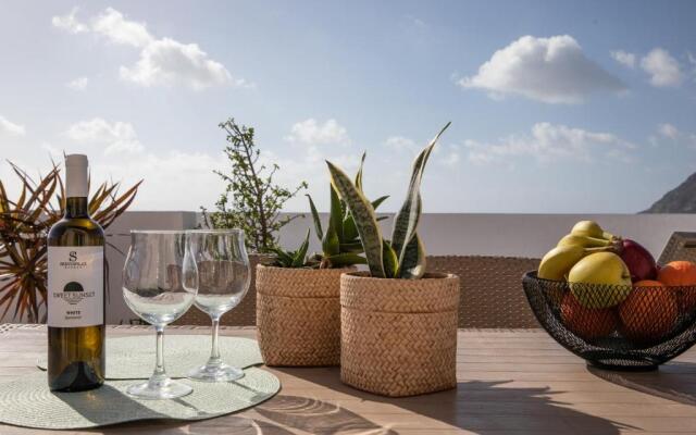 Aegean Eyes 3bd House Βy the Sea