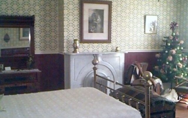 Russell-Cooper House