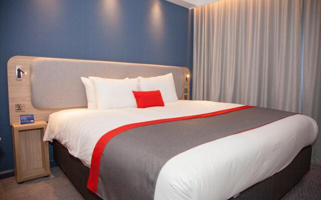 Holiday Inn Express Cardiff Bay by IHG