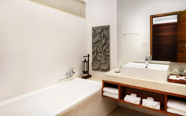 Lynnaya Urban River Resort