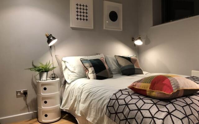 4B Loft Penthouse Industrial City views